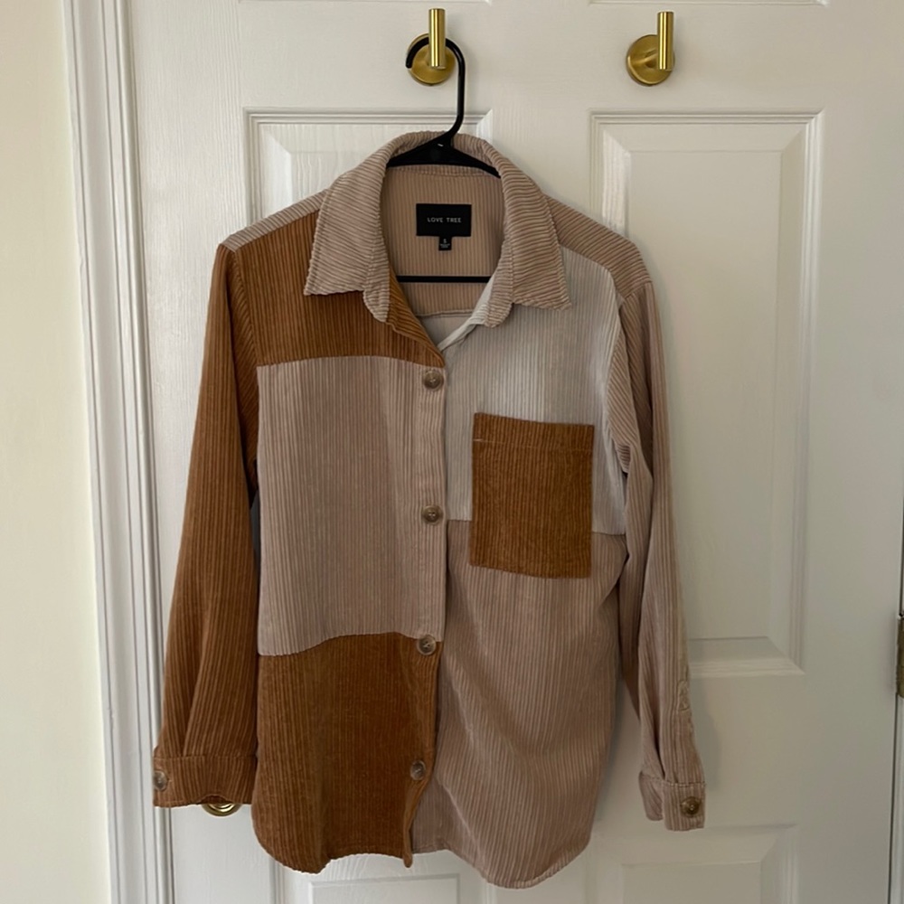 Size S Color Block Shacket
